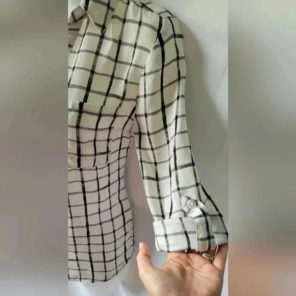 A. Byer Women's Button Down Top, Black & White Checkered Roll-Tab Sleeve Size M - Picture 6 of 10